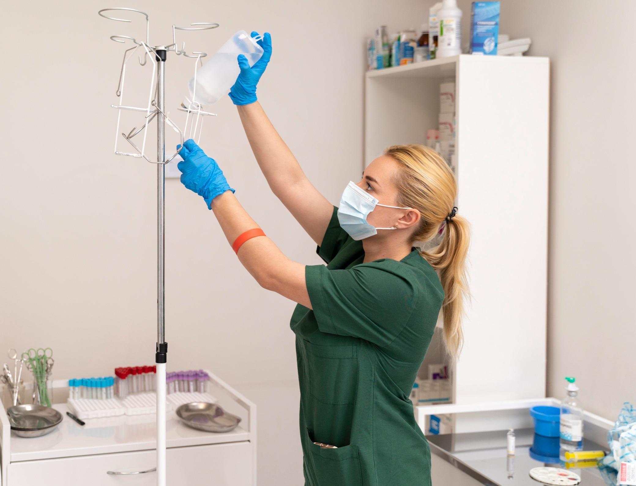 Accueil 3 Etudiante medecine masque